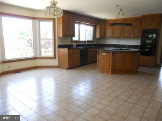 5068 Mt Zion Road Frederick, MD 21703 - Photo 1 of 25 Kitchen & Breakfast