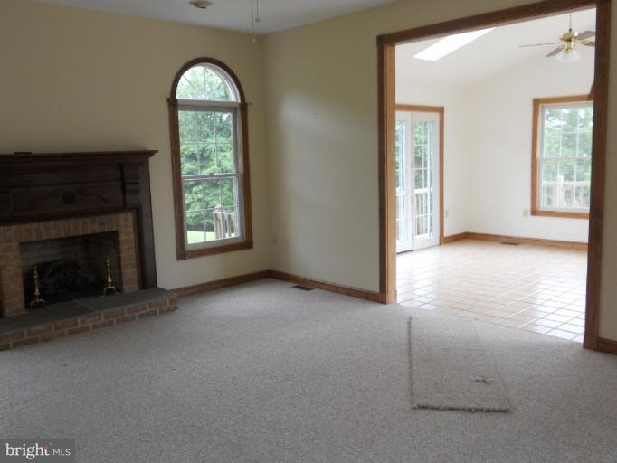 5068 Mt Zion Road Frederick, MD 21703 - Photo 8 of 25 Family Room