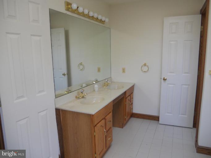 5068 Mt Zion Road Frederick, MD 21703 - Photo 10 of 25 Bath (Master)
