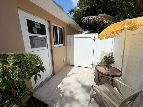 $1,300 | 13275 Northeast 4th Avenue, Unit NORTH, North Miami, FL 33161