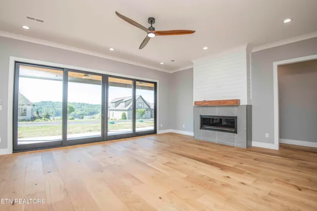 $874,900 | 256 Watercrest Drive, Vonore, TN 37885