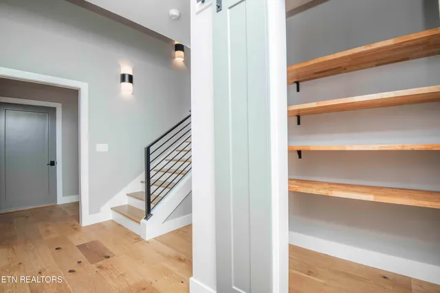 $874,900 | 256 Watercrest Drive, Vonore, TN 37885