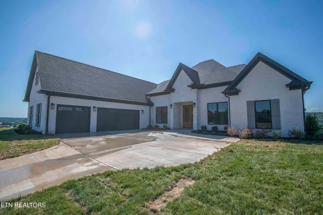 $874,900 | 256 Watercrest Drive, Vonore, TN 37885