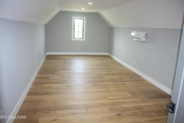 $874,900 | 256 Watercrest Drive, Vonore, TN 37885