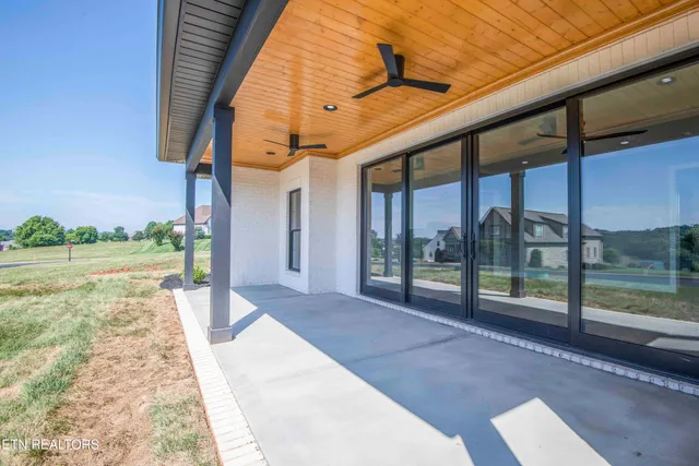 $874,900 | 256 Watercrest Drive, Vonore, TN 37885