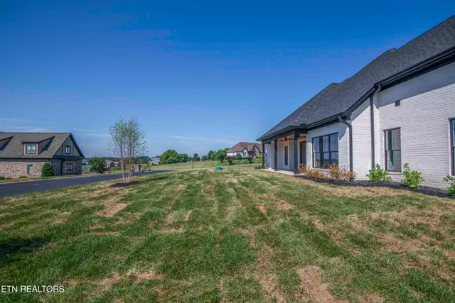 $874,900 | 256 Watercrest Drive, Vonore, TN 37885