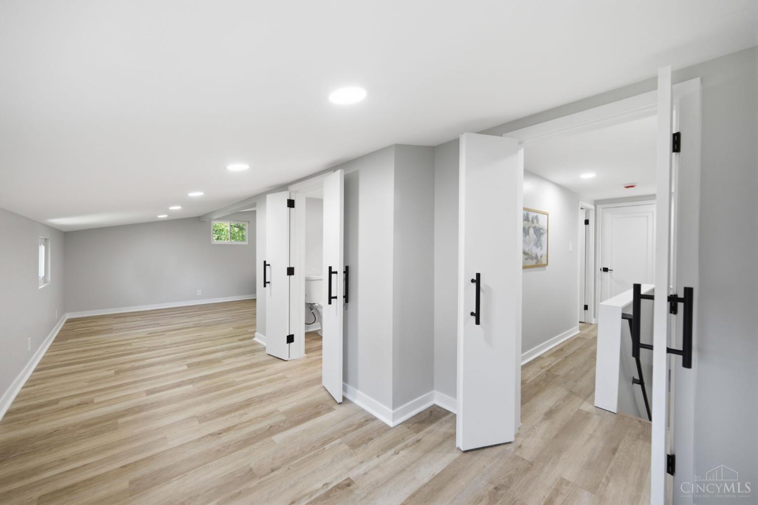 8801 Plainfield Road Cincinnati, OH 45236 - Photo 24 of 63