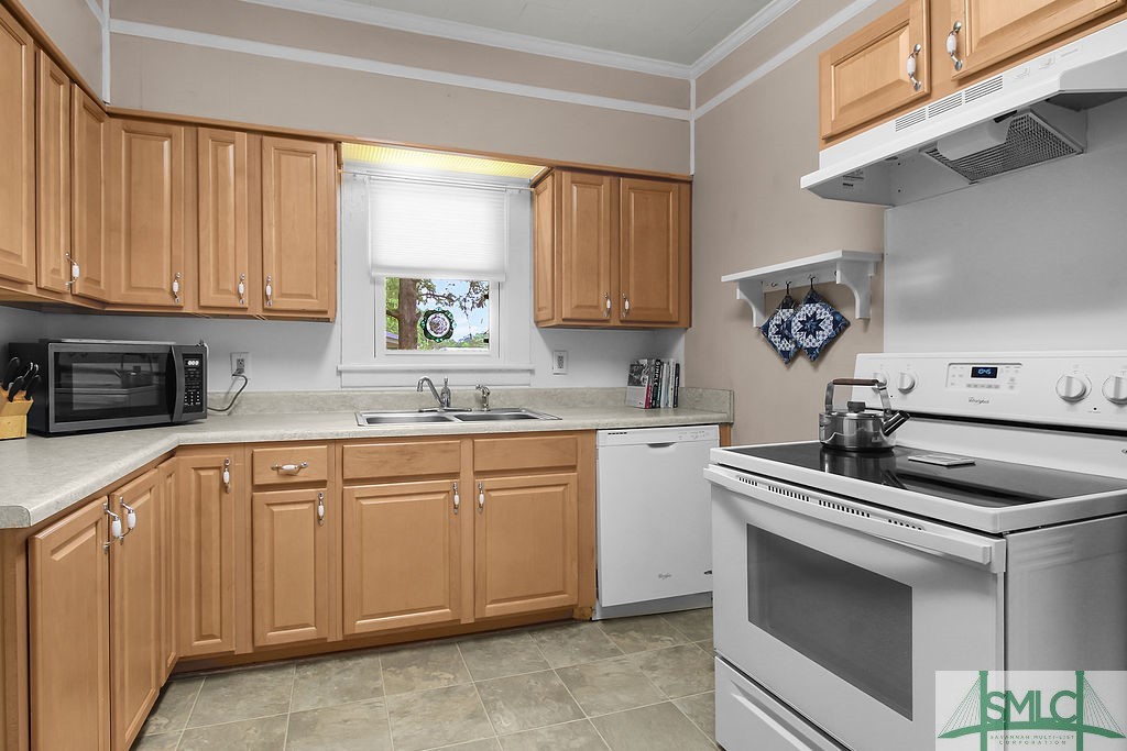 8 Georgia Street Pembroke, GA 31321 - Photo 3 of 36