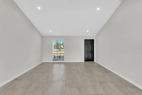 $3,600 | 8316 Huntsman Place, Boca Raton, FL 33433