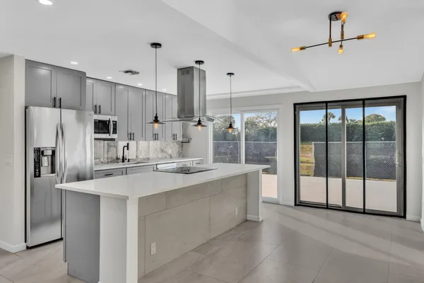 $3,600 | 8316 Huntsman Place, Boca Raton, FL 33433