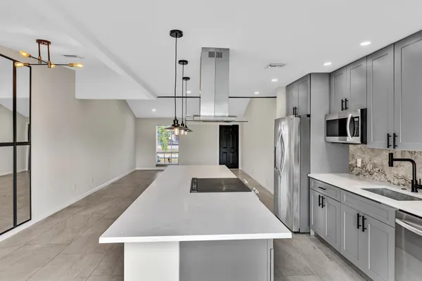 $3,600 | 8316 Huntsman Place, Boca Raton, FL 33433