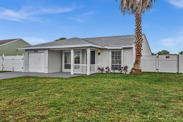 $3,600 | 8316 Huntsman Place, Boca Raton, FL 33433