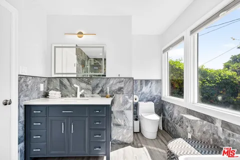 $1,700,000 | 5910 West 77th Place, Los Angeles, CA 90045