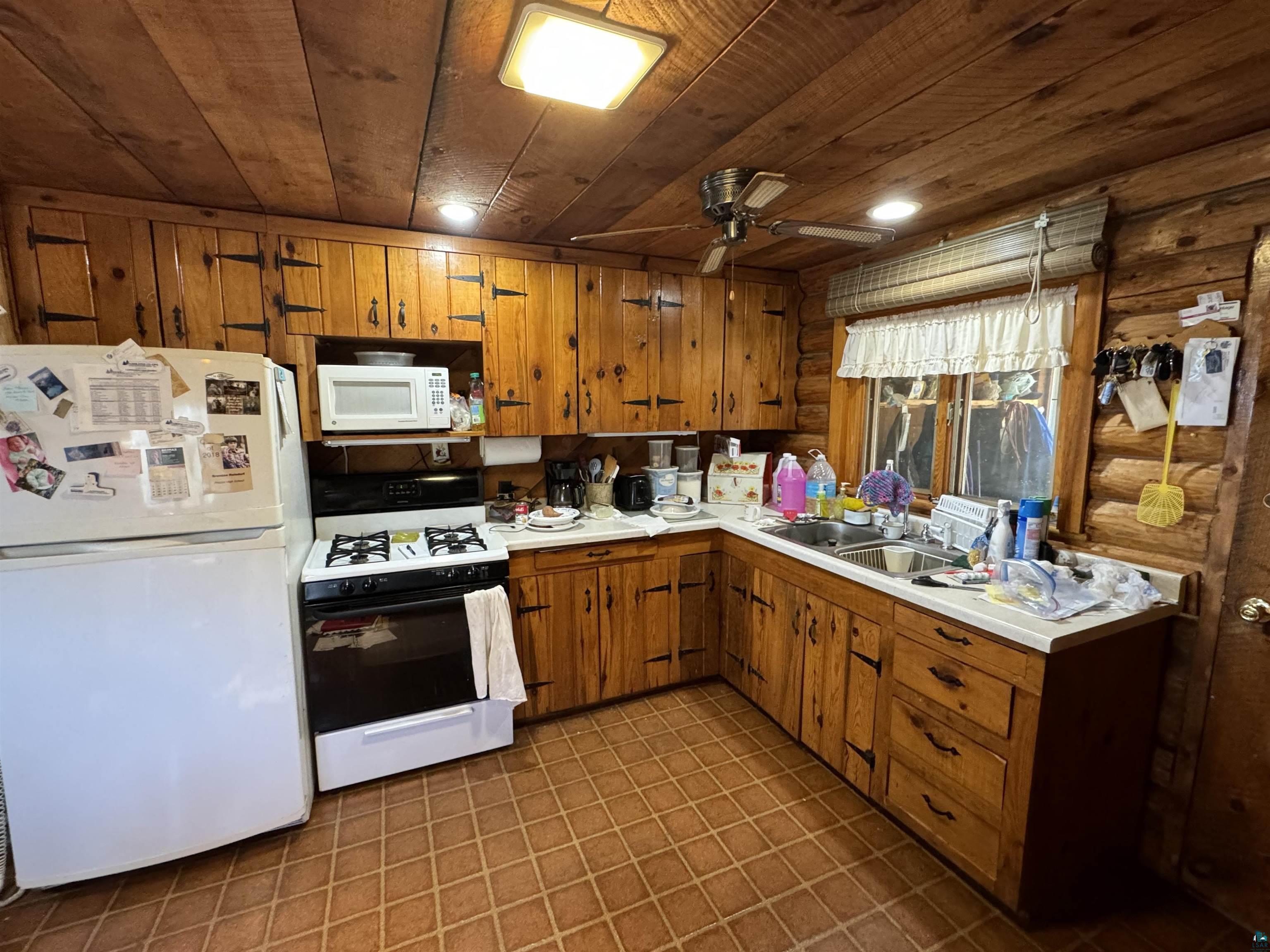 6749 East Yano Road Gordon, WI 54838 - Photo 3 of 20 Kitchen