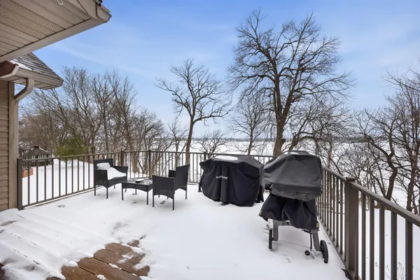 $825,000 | 5017 Imhoff Avenue Southwest, Howard Lake, MN 55349