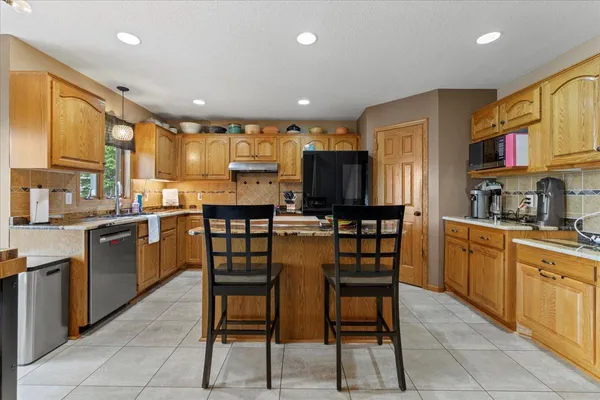 $825,000 | 5017 Imhoff Avenue Southwest, Howard Lake, MN 55349
