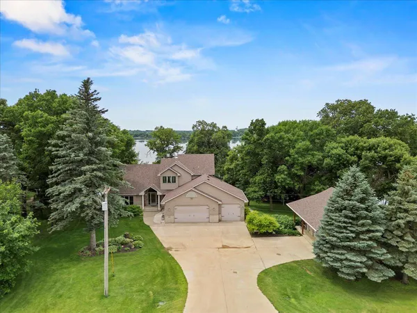 $825,000 | 5017 Imhoff Avenue Southwest, Howard Lake, MN 55349