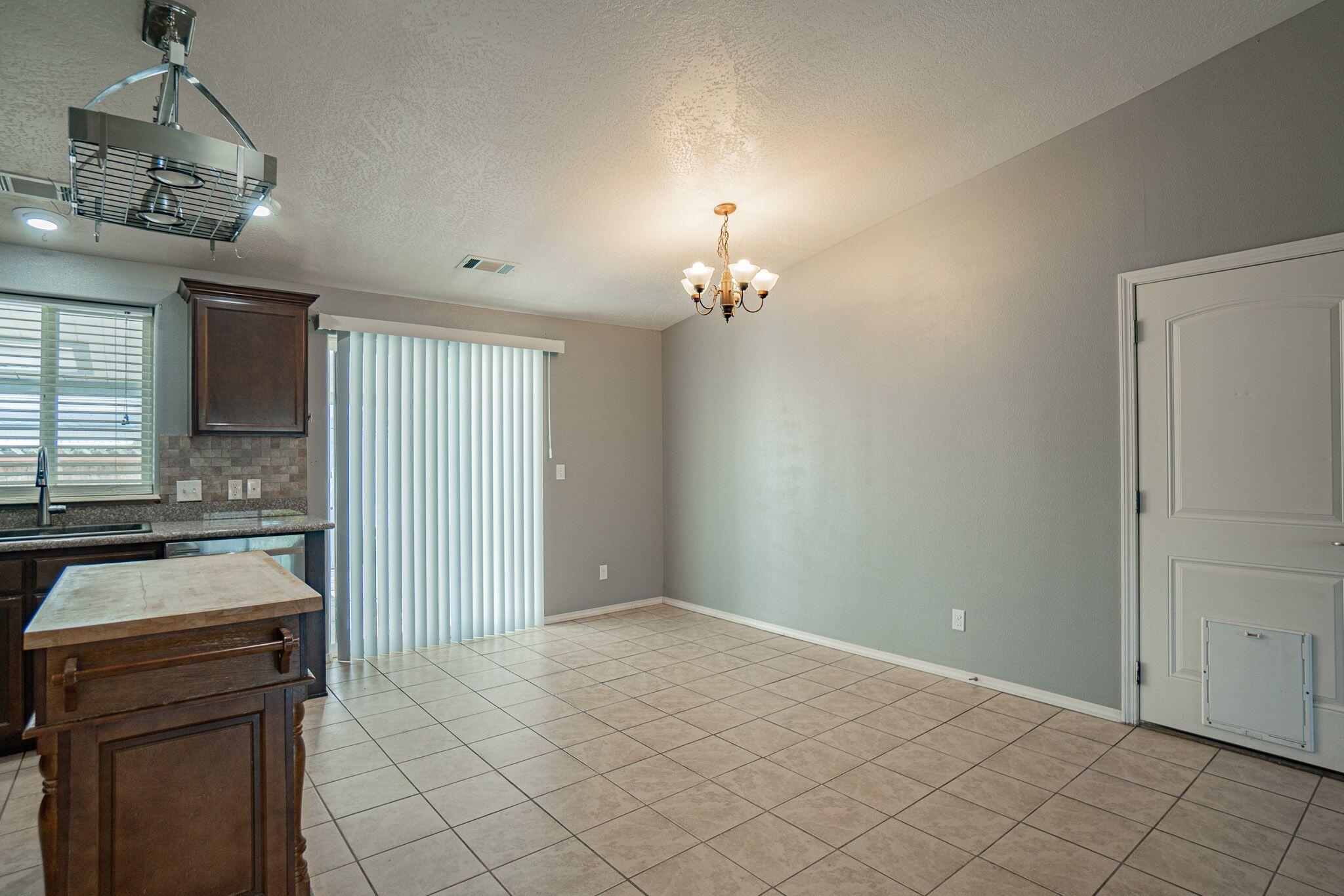 1539 Thomas Road Medford, OR 97501 - Photo 6 of 19 5QBqQ_-_