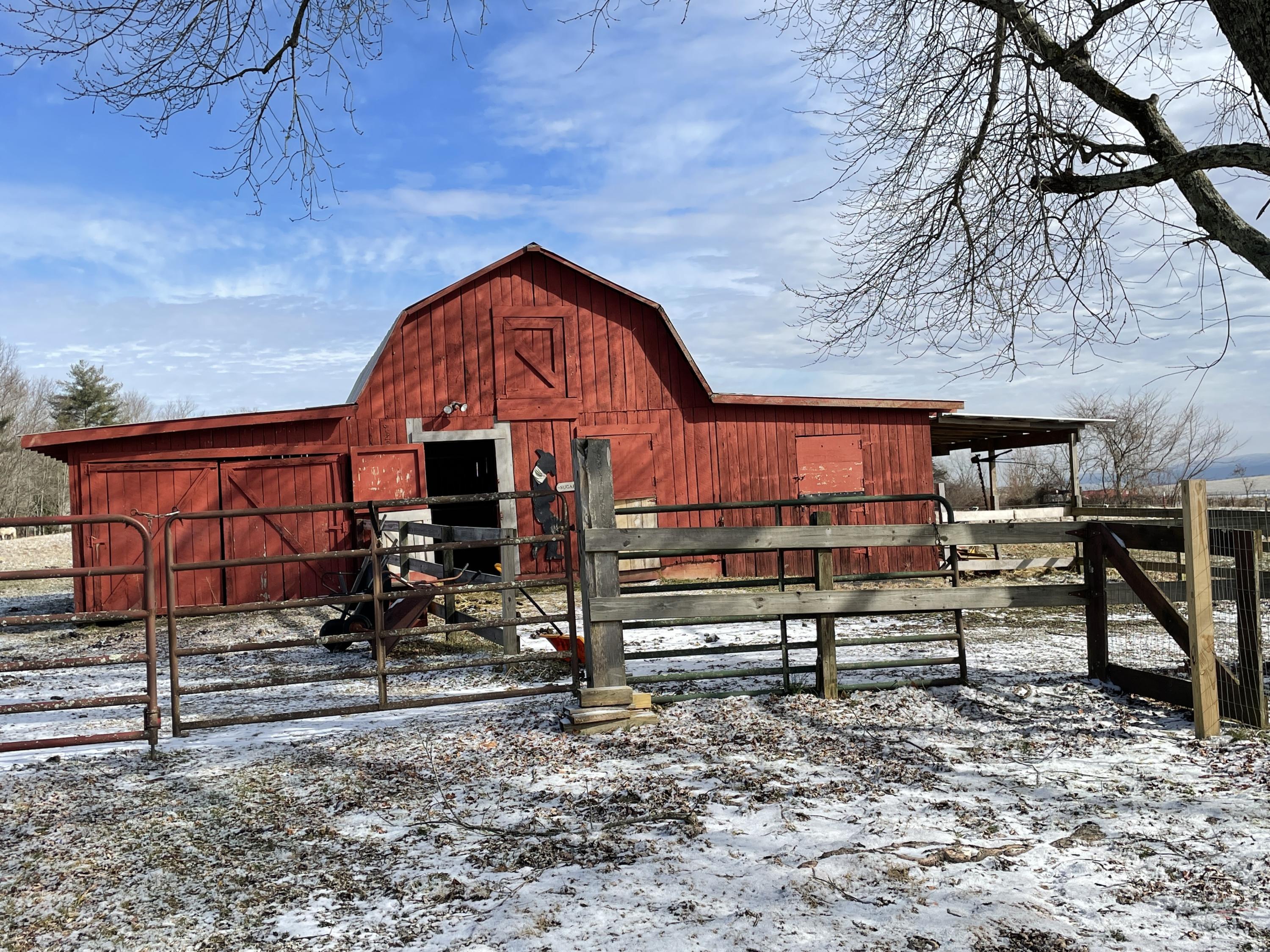 477 Houston Road Crossville, TN 38555 - Photo 11 of 29 barn