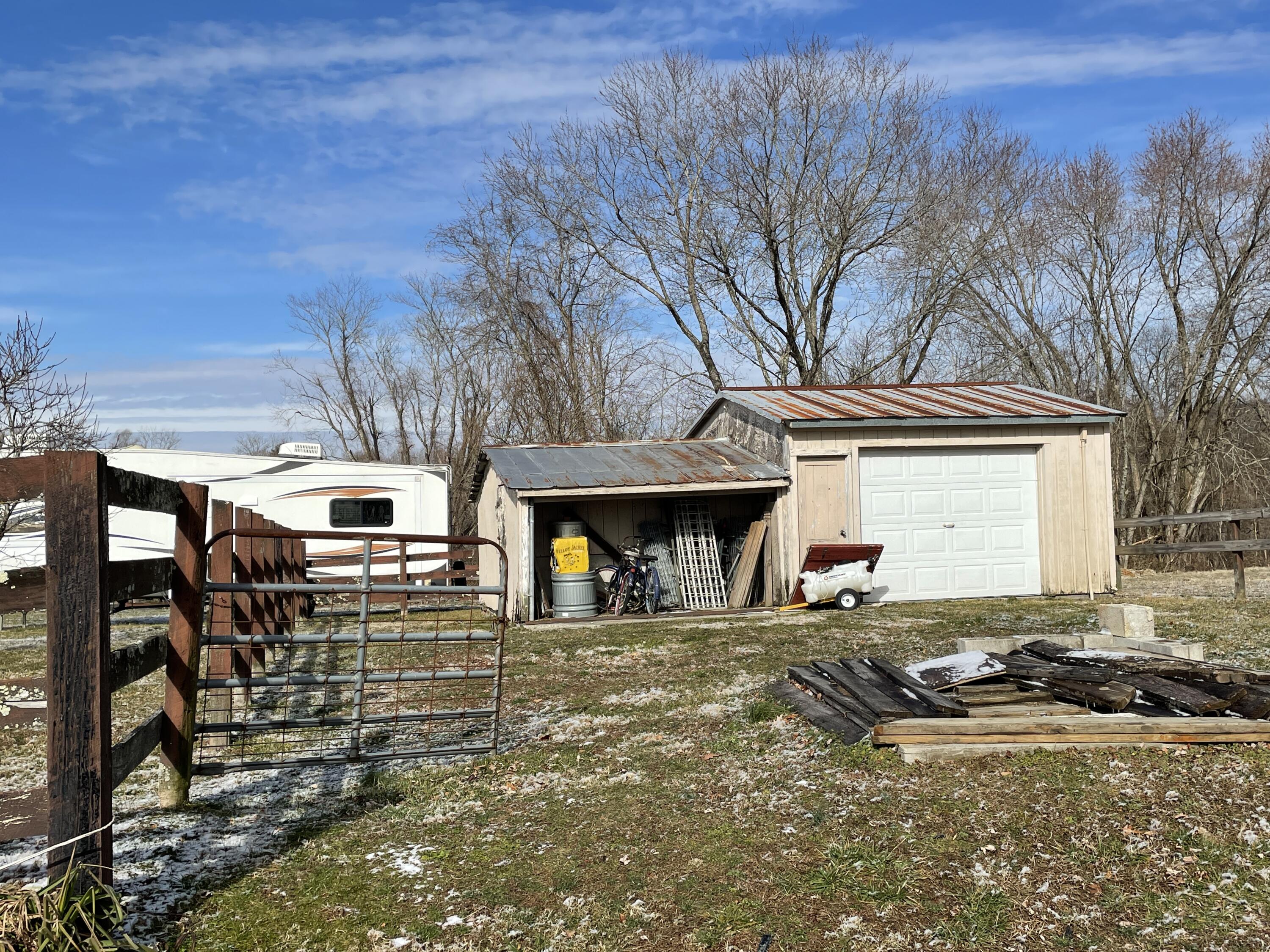 477 Houston Road Crossville, TN 38555 - Photo 10 of 29 workshop garage