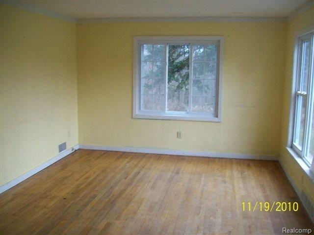 5828 Davison Road Lapeer, MI 48446 - Photo 5 of 12 davison 5828 011