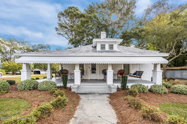 $205,000 | 202 North Main Street, Walstonburg, NC 27888