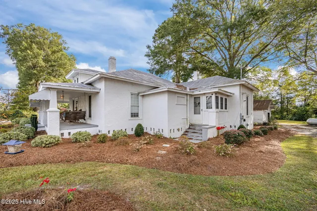 $205,000 | 202 North Main Street, Walstonburg, NC 27888