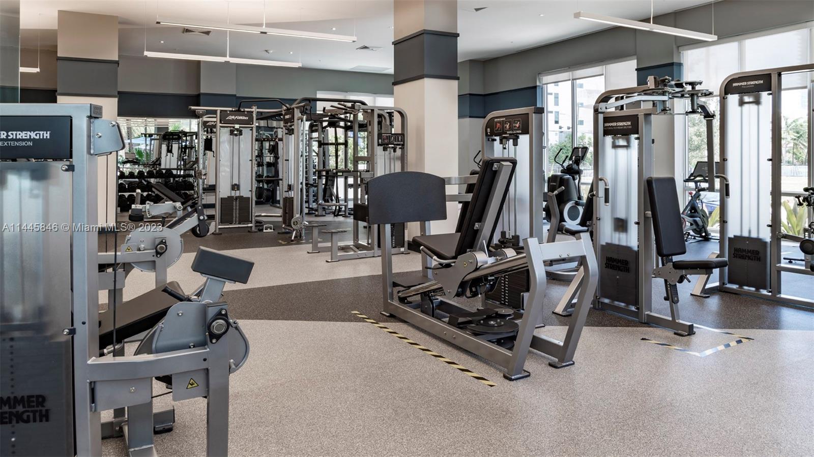 2701 Biscayne Boulevard, Unit 4111 Miami, FL 33137 - Photo 30 of 45 a view of a room with gym equipment