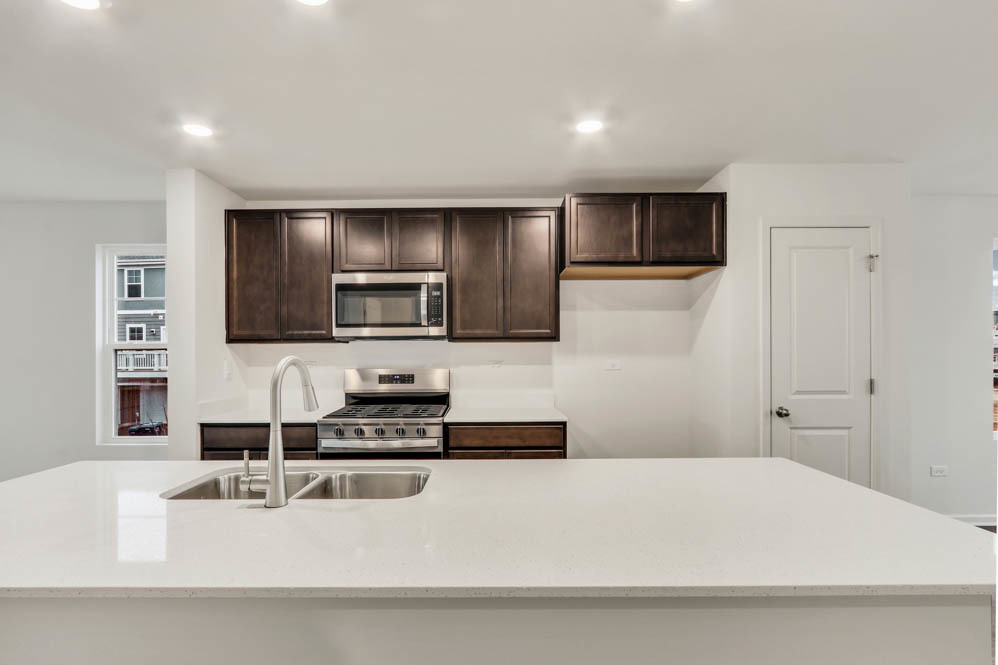 361 Bridgeview Court St. Charles, IL 60174 - Photo 3 of 44