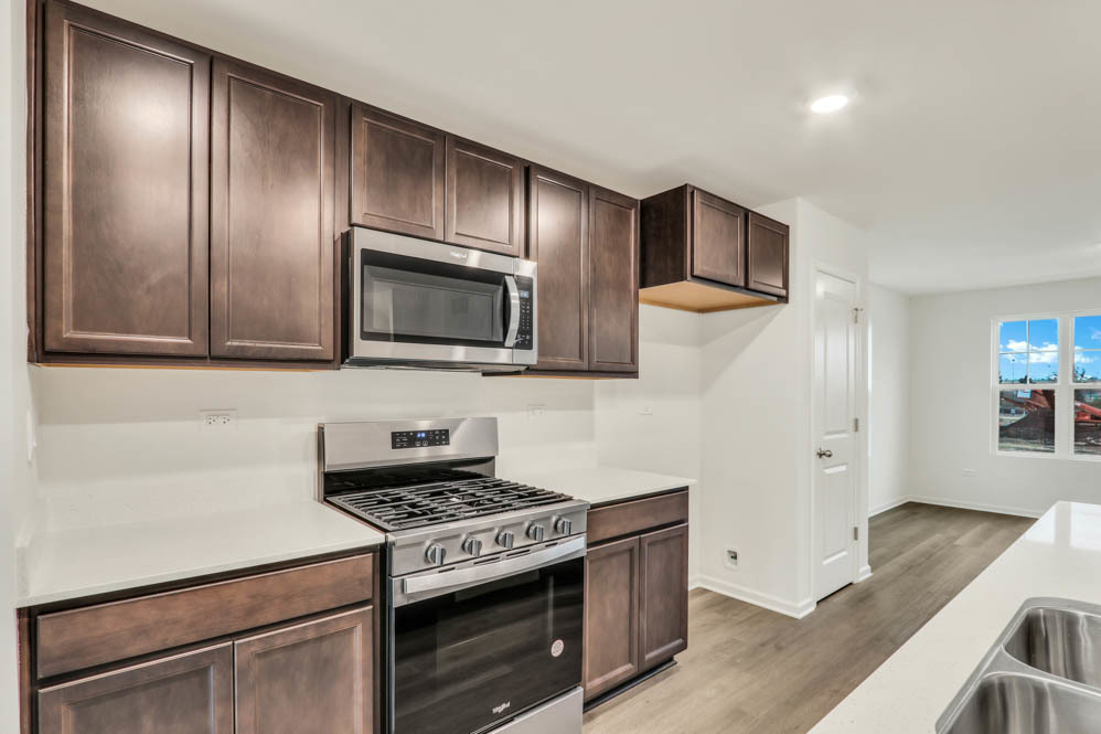 361 Bridgeview Court St. Charles, IL 60174 - Photo 5 of 44