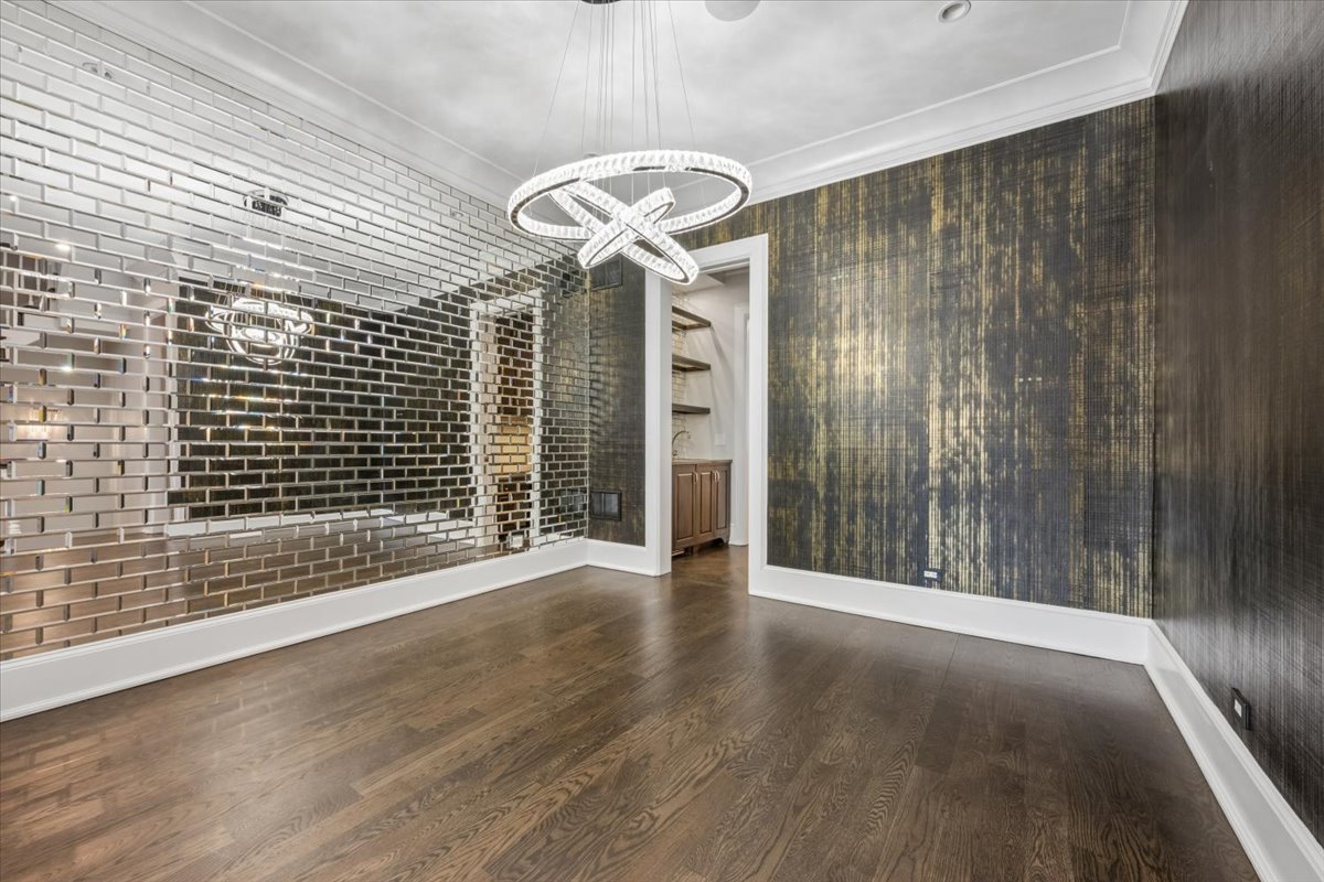458 West Deming Place Chicago, IL 60614 - Photo 6 of 39 a view of a livingroom with wooden floor and a large window