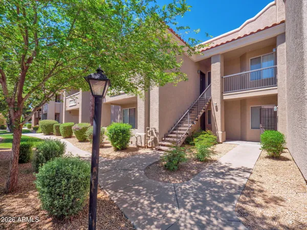 $179,000 | 2929 West Yorkshire Drive, Unit 2015, Phoenix, AZ 85027