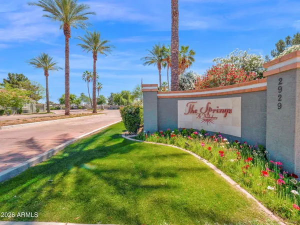 $179,000 | 2929 West Yorkshire Drive, Unit 2015, Phoenix, AZ 85027