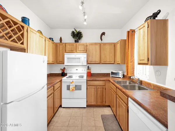 $179,000 | 2929 West Yorkshire Drive, Unit 2015, Phoenix, AZ 85027