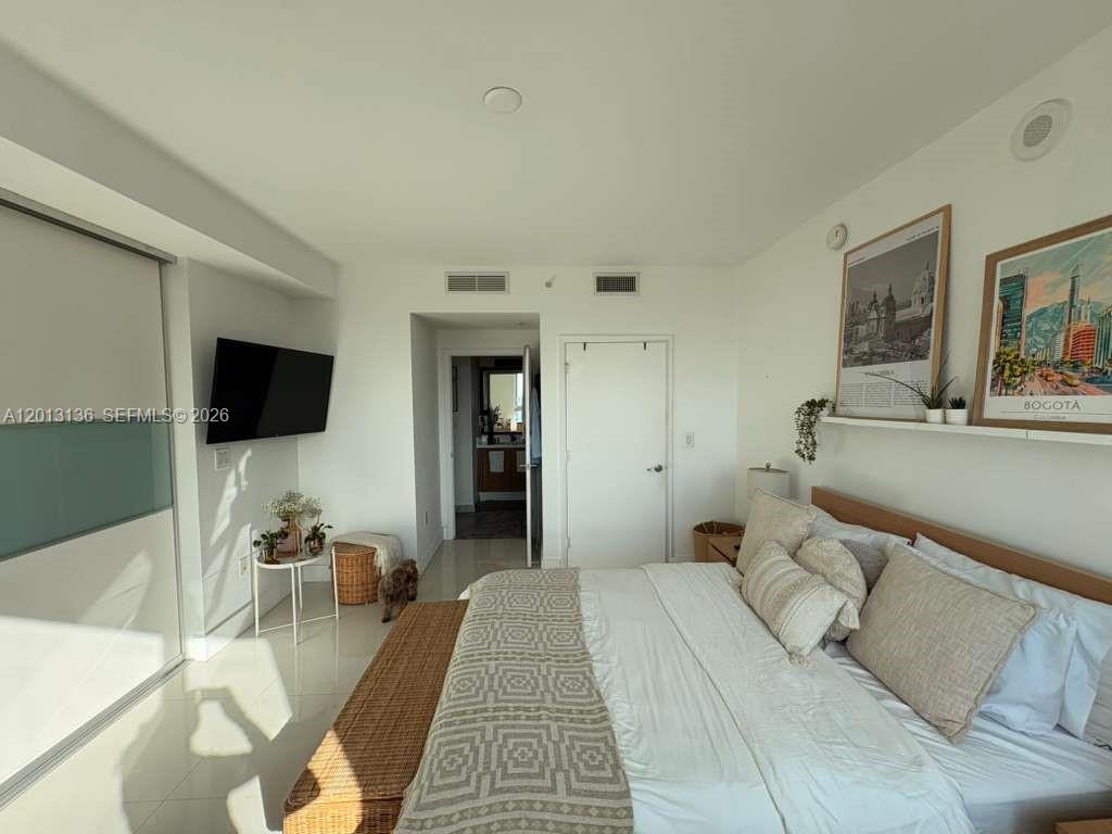 90 Southwest 3rd Street, Unit 2106 Miami, FL 33130 - Photo 10 of 29