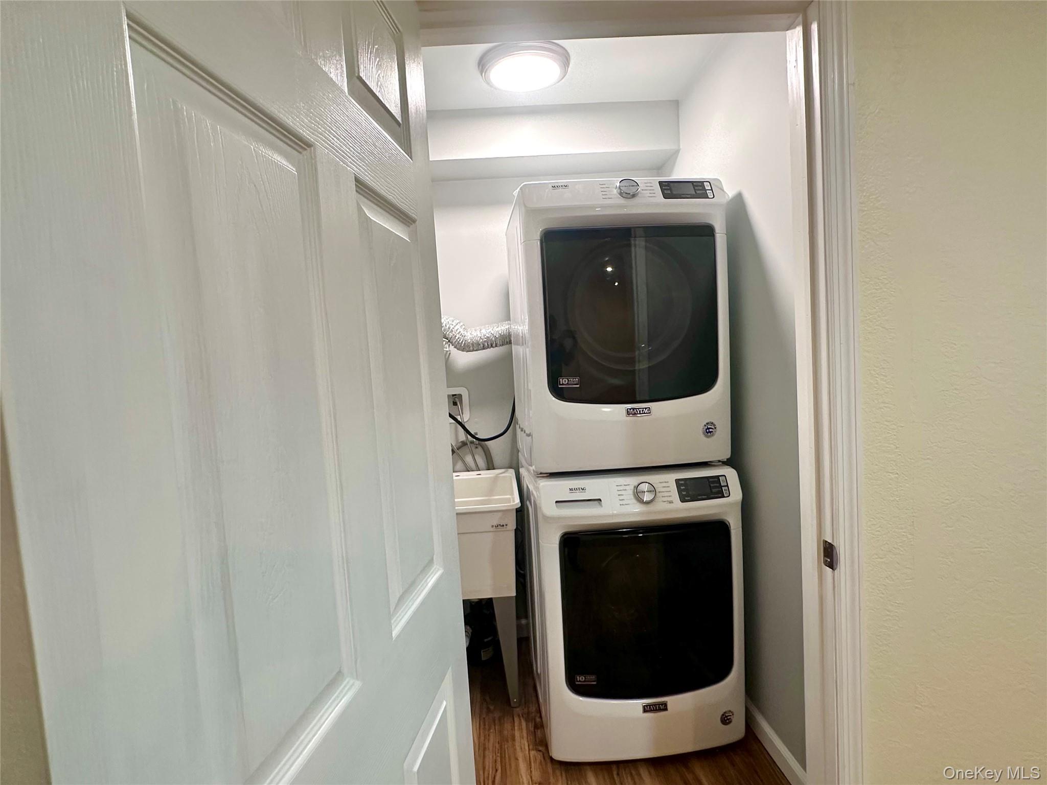 150 Rinaldi Boulevard, Unit A Poughkeepsie, NY 12601 - Photo 23 of 34 Laundry in unit!