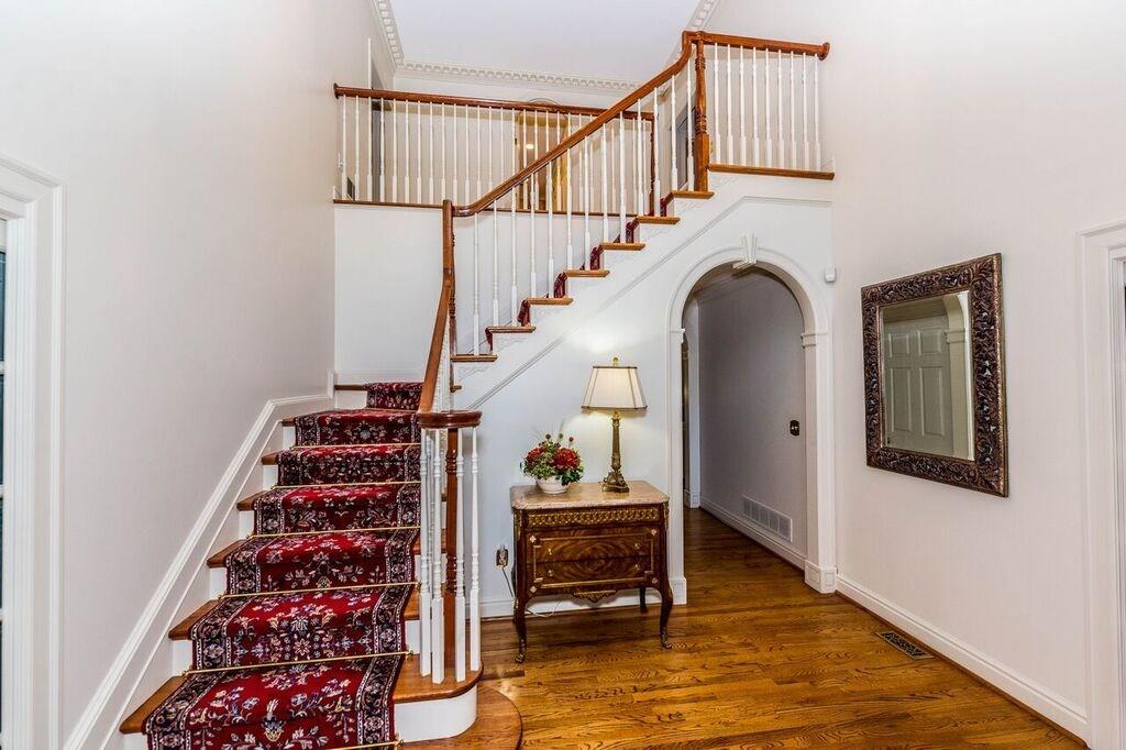 915 Settlers Ridge Road Pittsburgh, PA 15238 - Photo 3 of 24 Gallery Image 3