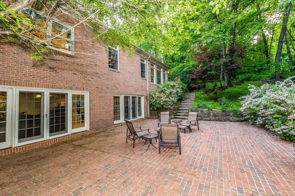 915 Settlers Ridge Road Pittsburgh, PA 15238 - Photo 22 of 24 Gallery Image 22