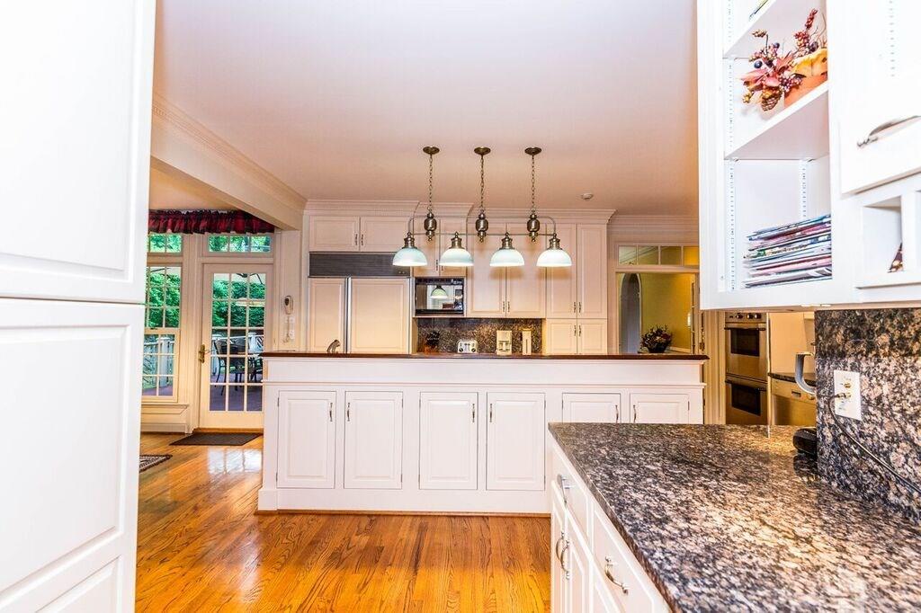 915 Settlers Ridge Road Pittsburgh, PA 15238 - Photo 5 of 24 Gallery Image 5