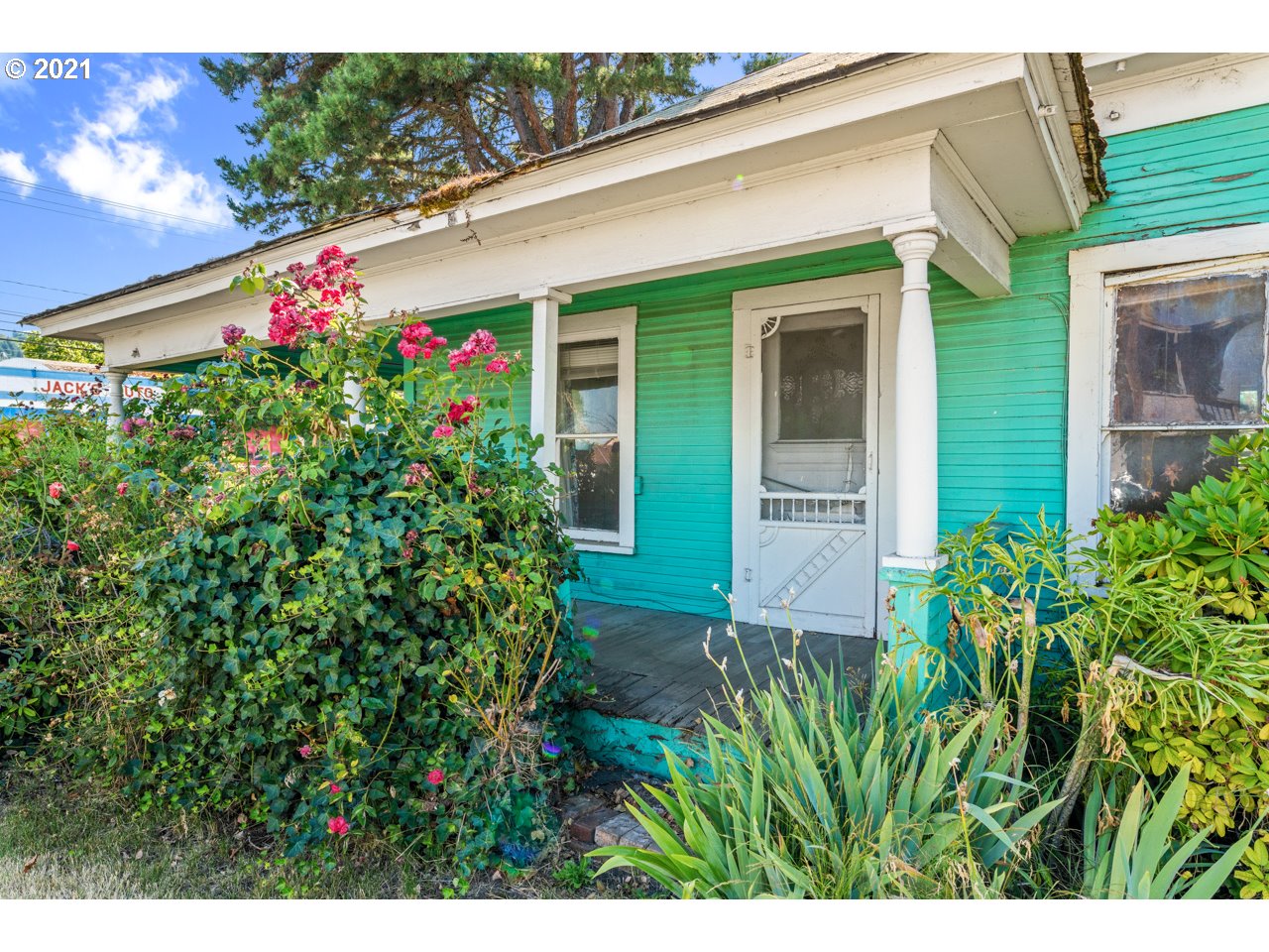 1668 Main Street Springfield, OR 97477 - Photo 1 of 24