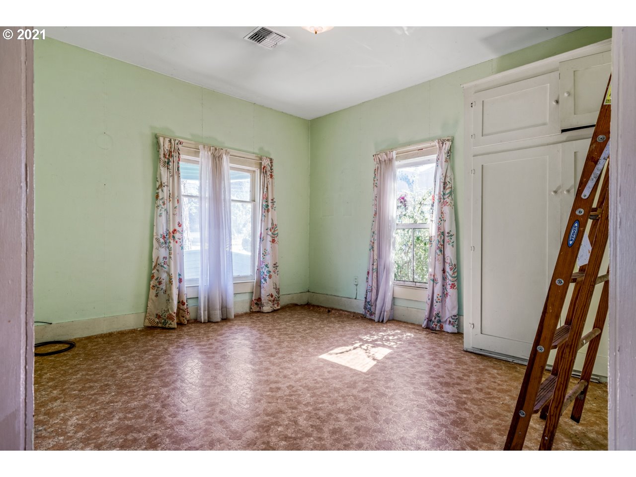 1668 Main Street Springfield, OR 97477 - Photo 11 of 24