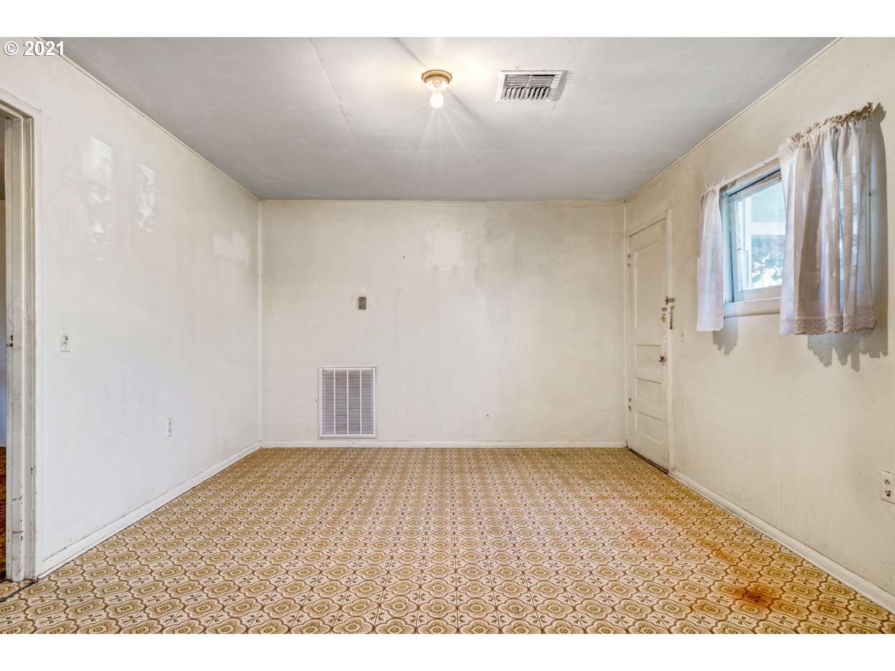 1668 Main Street Springfield, OR 97477 - Photo 14 of 24