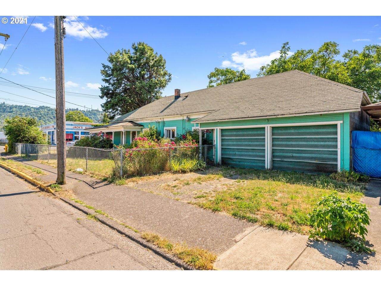 1668 Main Street Springfield, OR 97477 - Photo 3 of 24