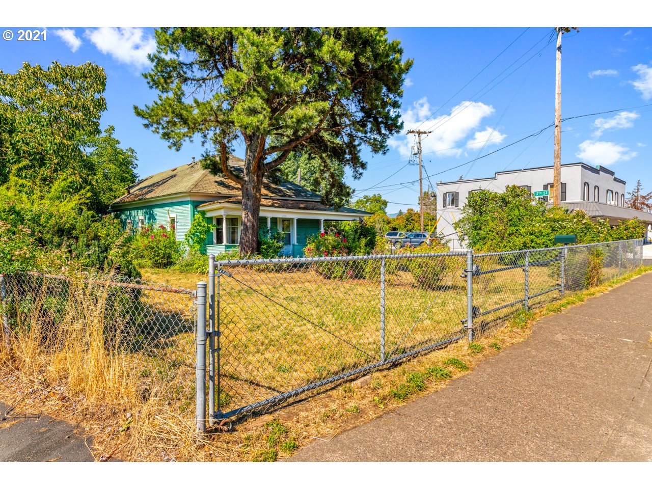 1668 Main Street Springfield, OR 97477 - Photo 23 of 24