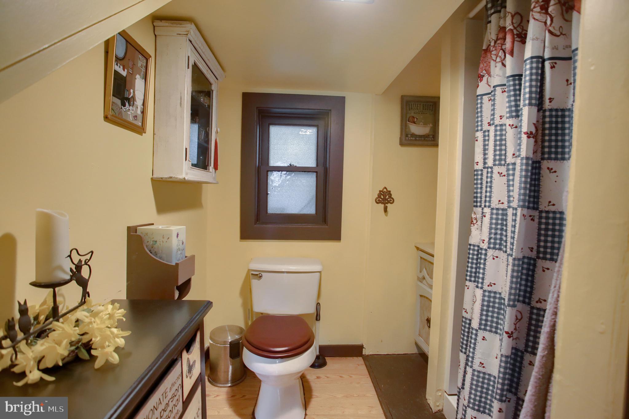 303 South Ridge Road Carlisle, PA 17015 - Photo 15 of 47 Full bath