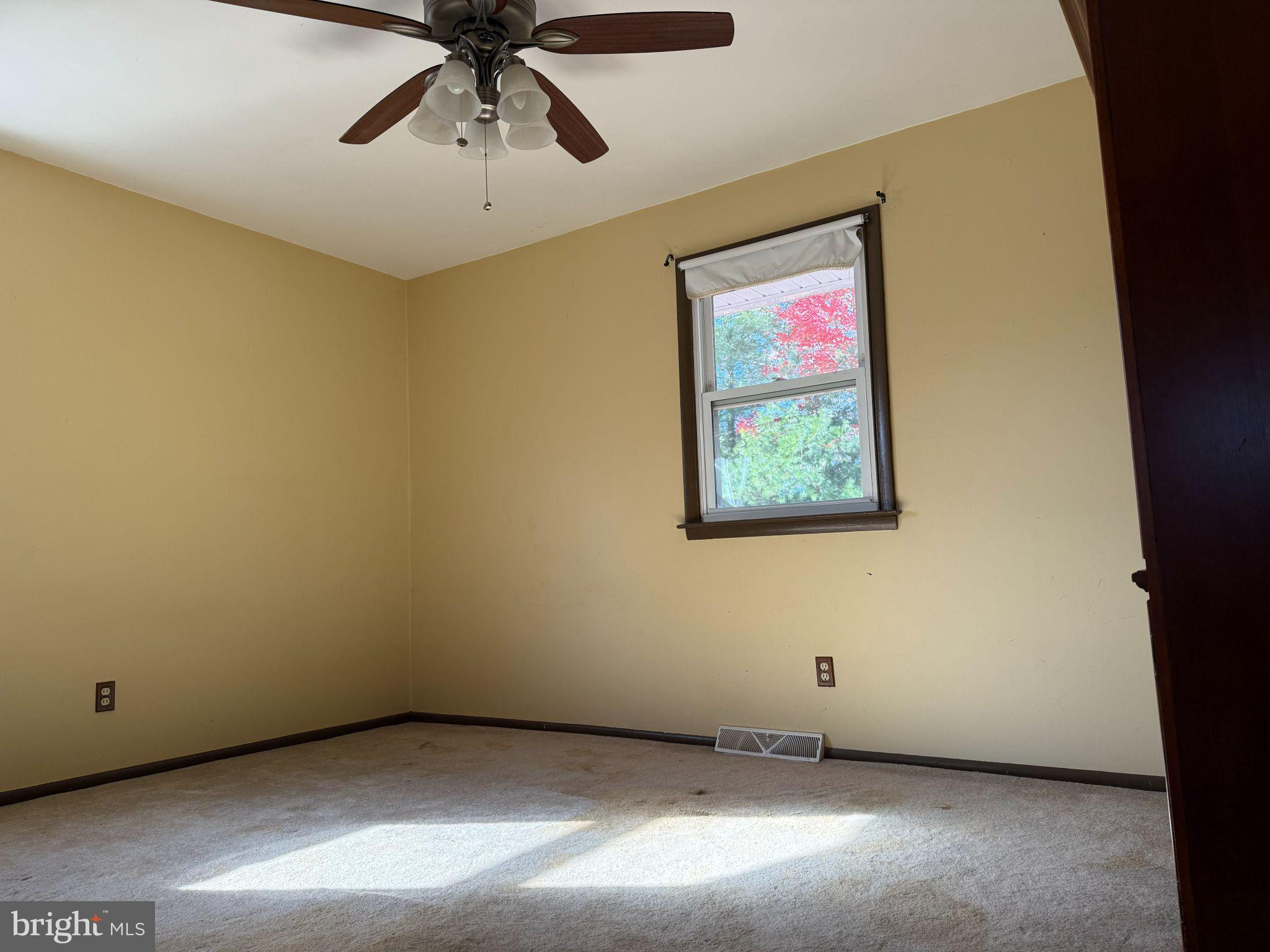 916 Edgemoor Road Cherry Hill, NJ 08034 - Photo 11 of 33 a view of an empty room