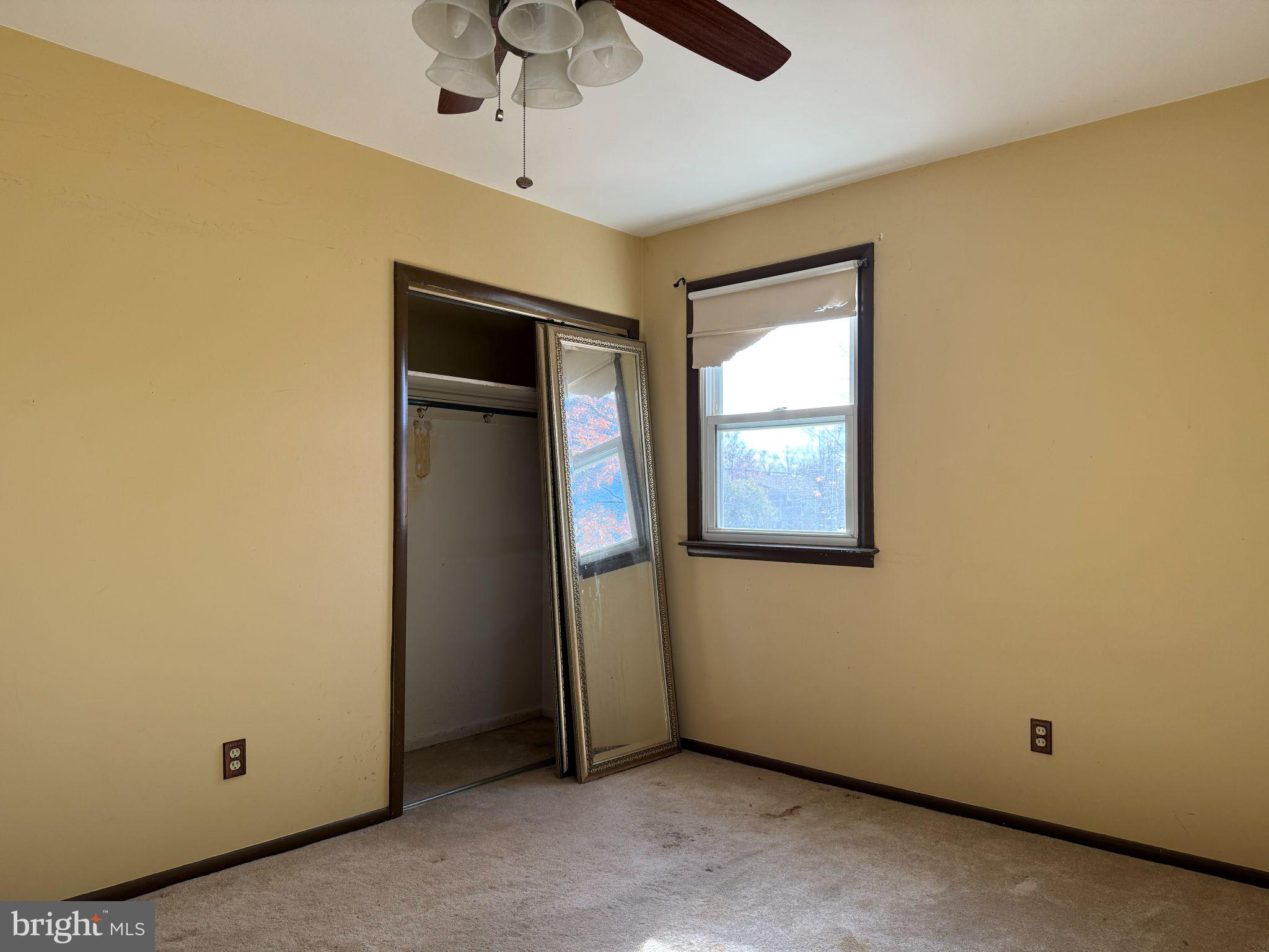 916 Edgemoor Road Cherry Hill, NJ 08034 - Photo 12 of 33 an empty room with a window
