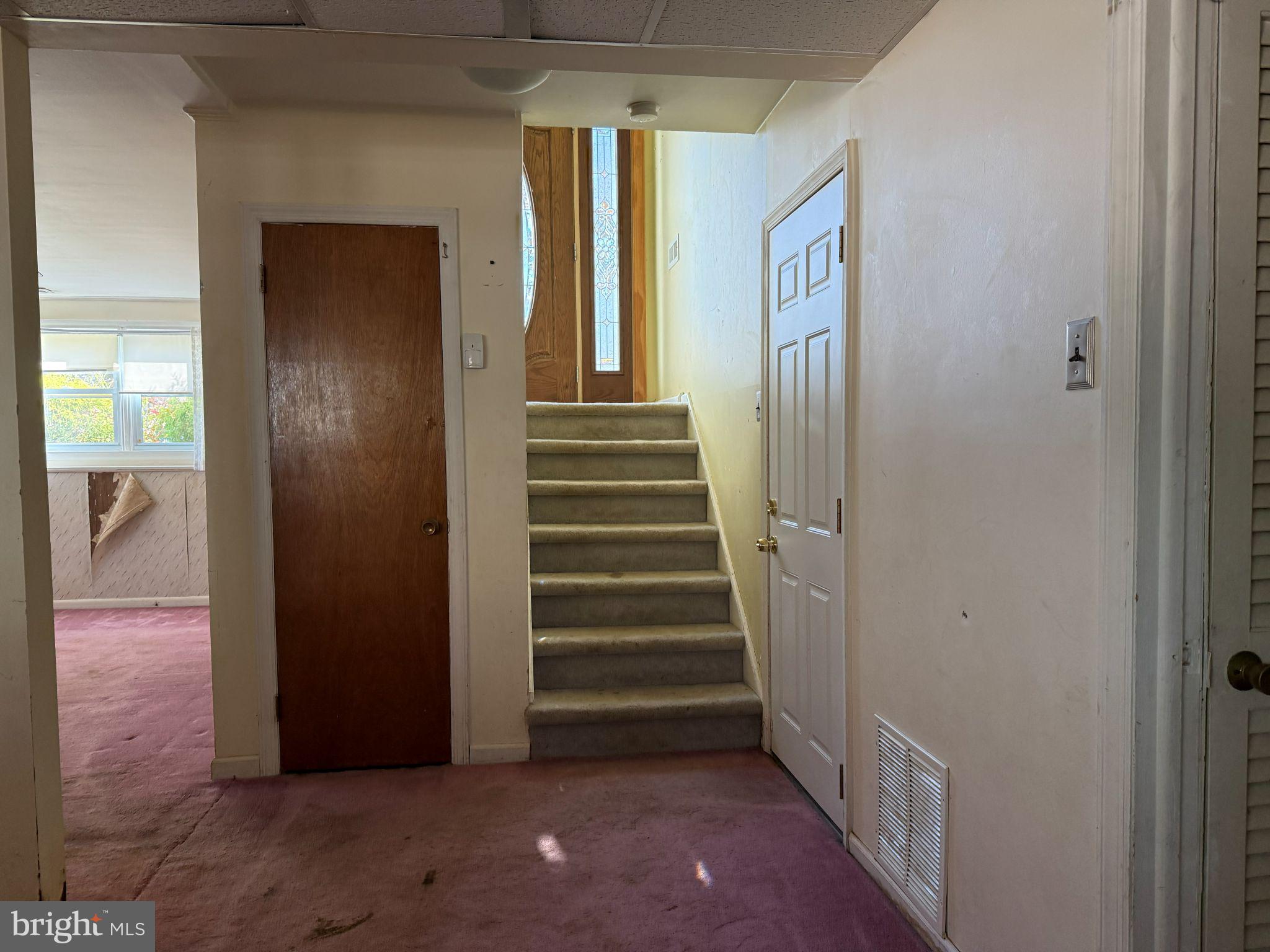 916 Edgemoor Road Cherry Hill, NJ 08034 - Photo 18 of 33 a view of a hallway with front door