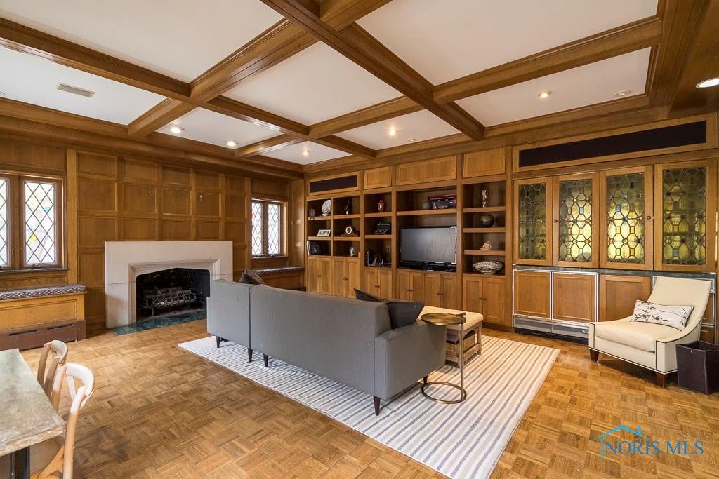 3670 Brookside Road Toledo, OH 43606 - Photo 13 of 35 Family Room