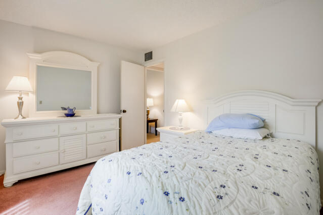 319 Pine Ridge Circle, Unit B1 Greenacres, FL 33463 - Photo 16 of 26 319_Pine_Ridge_B1_19